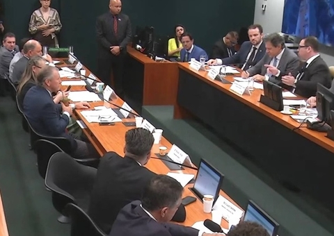 Deputados batem-boca na Câmara após Haddad ser chamado de "Taxad"; vídeo
