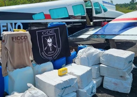 FAB intercepta avião com 380 kg de drogas em operação no Amazonas