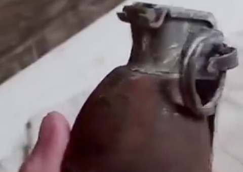 AO VIVO: Mulher encontra granada e abandona em lixeira em Manacapuru