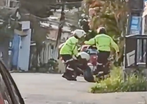 Vídeo mostra agentes de trânsito agredindo homem em Manaus; prefeitura se pronuncia