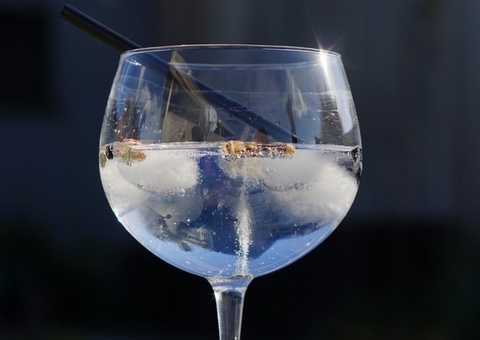 Antídoto contra metanol não será vendido em farmácias; entenda