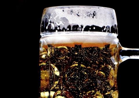 Lula sanciona lei que aumenta a pena para quem oferece álcool a menores