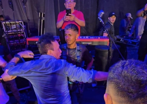 Vereador e membro do boi Caprichoso brigam durante festa em Parintins; vídeo