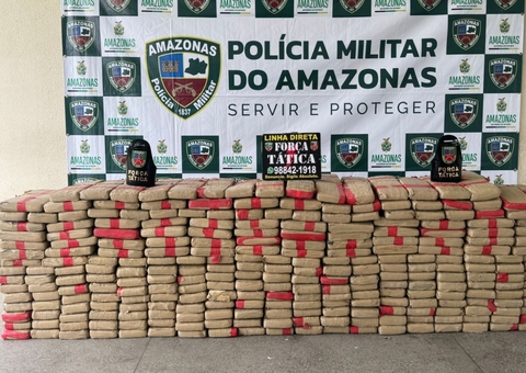 PM apreende 680 quilos de drogas em sacos de fibra em Jutaí