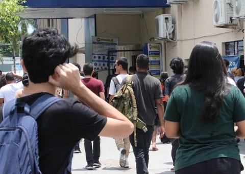 UEA aplica etapa final do Vestibular 2025 nesta terça em todo o Amazonas