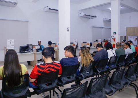 Motofretista, servente e mais: veja 343 vagas de emprego no Sine Manaus