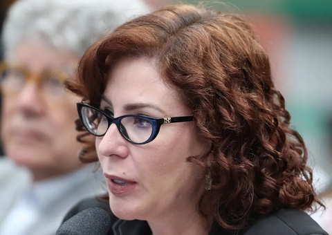 STF torna definitiva condenação de Carla Zambelli por porte de arma