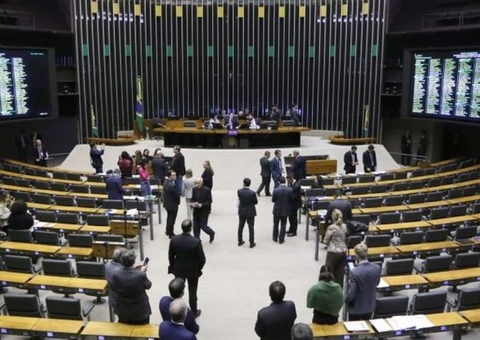 Câmara aprova aumento de salário de servidores do Poder Judiciário