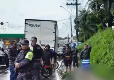 Ao vivo: Acidente fatal é registrado na Torquato Tapajós 