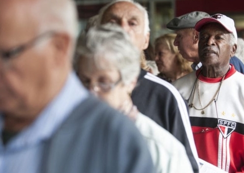 Expectativa de vida no Brasil chega a 76,6 anos, diz IBGE