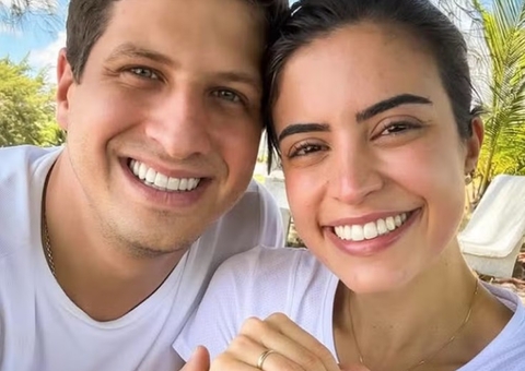 Prefeito João Campos e deputada Tabata Amaral anunciam noivado