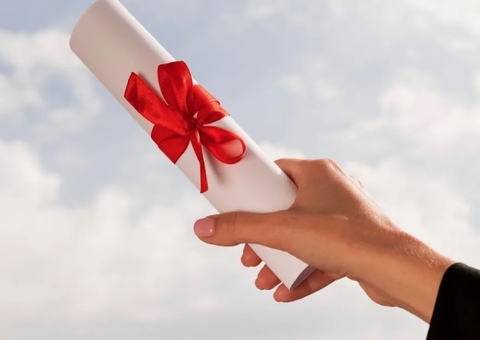 Nova regra impede faculdades de emitir diploma de pós para cursinhos online; entenda