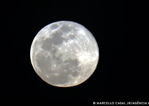 Última Superlua de 2025: "Lua Fria" brilha no céu de quinta a sábado