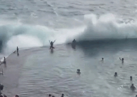 Onda gigante mata quatro turistas em Tenerife e deixa um desaparecido; vídeo