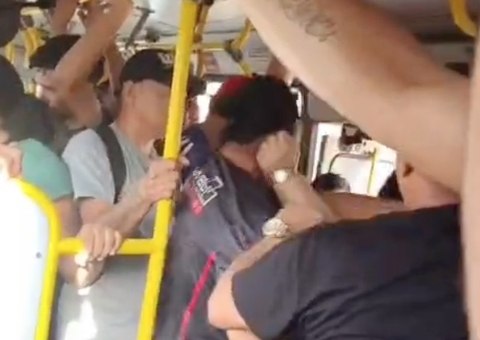 Homem é suspeito de 'esfregar' partes íntimas em mulher em ônibus de Manaus; vídeo