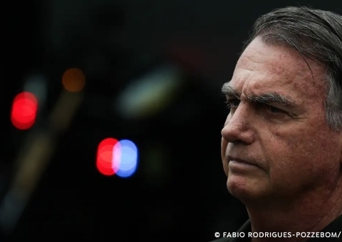 Bolsonaro deve permanecer até uma semana internado após cirurgia