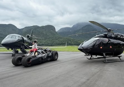 De Batmóvel a jatinho de R$ 250 milhões: Neymar mostra bens milionários