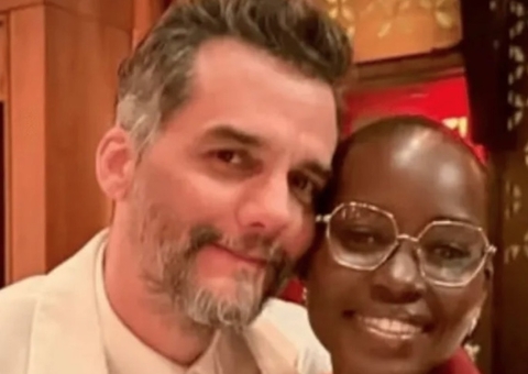 Wagner Moura conquista críticos de NY, leva troféu e vira atração da festa