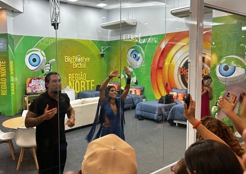 BBB26: Gritos e cartazes marcam entrada dos candidatos na Casa de Vidro em Manaus