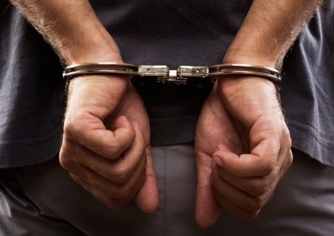 Gritos de socorro levam polícia a prender homem que surrava companheira no Japiim