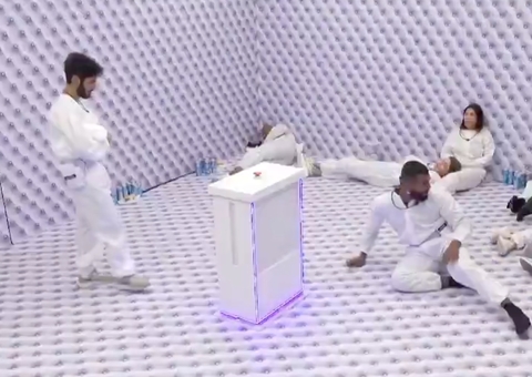 Ricardinho aperta o botão, deixa Quarto Branco e está fora do BBB26