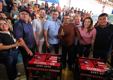 Governo entrega cadeiras de rodas e anuncia investimentos em Caapiranga