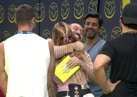 Sarah cai no choro com visita de Gil do Vigor no BBB26