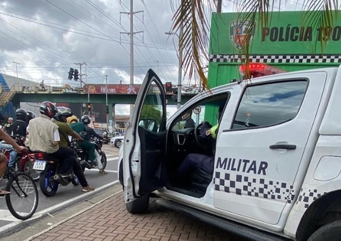 Foragido por homicídio tenta escapar da PM mas acaba na cadeia em Manaus