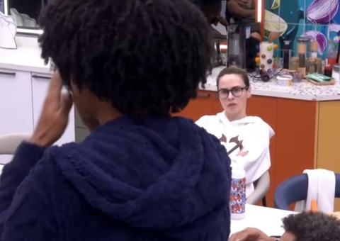 BBB26: Breno alfineta Ana Paula em briga por estalecas: "Vai fazer fotossíntese"