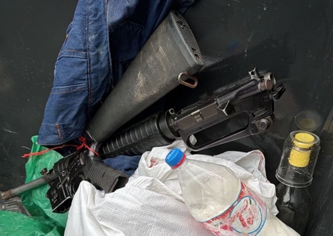 PM Apreende fuzil M16 e lancha blindada em Jutaí