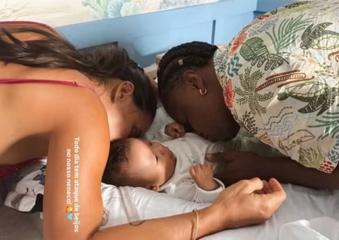 Carol Peixinho e Thiaguinho derretem a web com momento fofo ao lado do filho