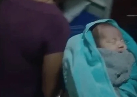 Recém-nascido é resgatado dentro de cooler após naufrágio no Encontro das Águas