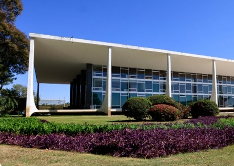 Ministros reagem com indignação a vazamento seletivo de encontro reservado