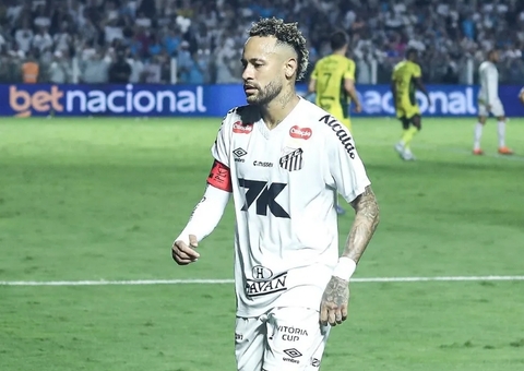 Neymar encerra maior jejum pelo Santos desde 2013 e volta a marcar