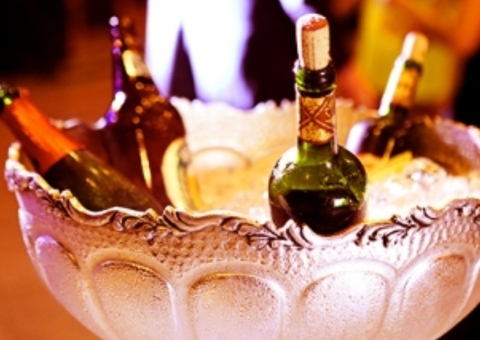 Consumo excessivo de álcool nas festas de fim de ano traz riscos? Entenda