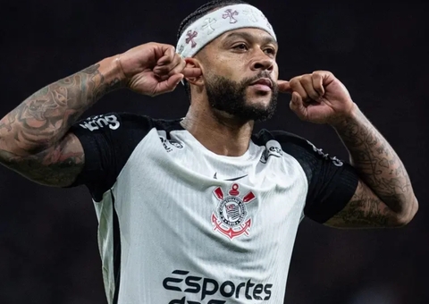 Memphis Depay amplia para o Corinthians na final da Copa do Brasil