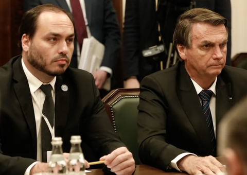 Bolsonaro prepara lista de pré-candidatos para 2026 da prisão, diz Carlos