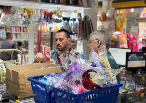 Procon Manaus apreende mais de 1,4 mil produtos irregulares durante Carnaval