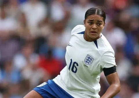 Gianni Infantino condena ataques racistas contra zagueira inglesa na Euro