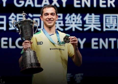 Hugo Calderano vira sobre sensação chinesa e avança no Europe Smash