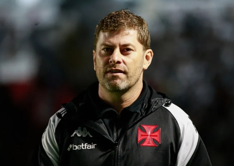 Técnico do Vasco se retrata após fala sobre vaias da torcida em São Januário