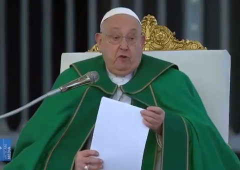 Papa Francisco deve passar mais uma semana hospitalizado, diz novo boletim