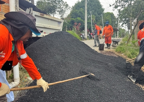 Asfalto chega à comunidade Coliseu e muda a realidade de famílias em Manaus