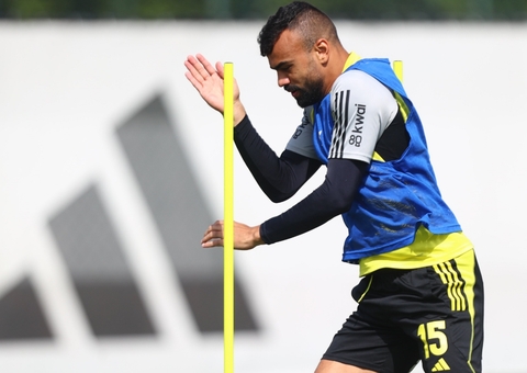 Flamengo vê 'clima de adeus' por Fabrício Bruno; Ortiz é favorito à vaga