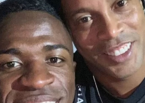 Ronaldinho Gaúcho abre o jogo sobre Vini Jr e Bola de Ouro: 'Foi injusto'