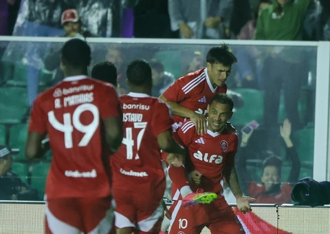 Internacional erra três pênaltis, mas vence Maracanã e vai às oitavas da Copa do Brasil