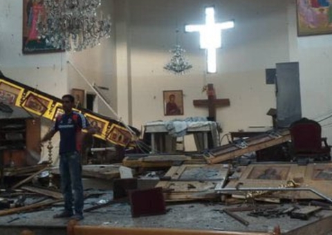 Homem-bomba ataca igreja síria em Damasco durante missa