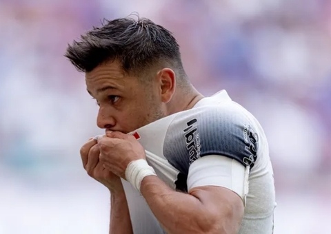 Corinthians faz acordo para pagar dívida de R$ 10 milhões sobre compra de Romero