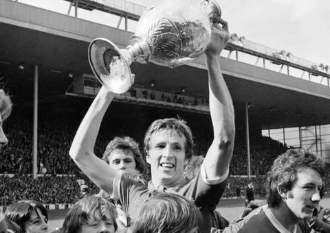 Campeão da Champions League pelo Liverpool morre aos 70 anos