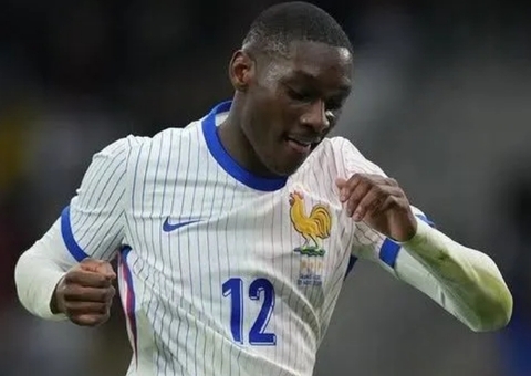 Juventus contrata Kolo Muani, atacante do PSG, por empréstimo